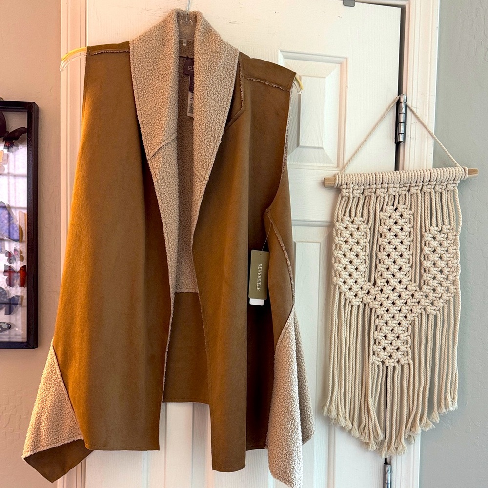 NWT Chico's Suede and Shearling Vest Size 2 - Reversible!